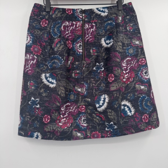 Loft Ann Taylor Skirt Women 8 Gray Metallic Floral Pleated Fairy Office Short - Picture 4 of 10
